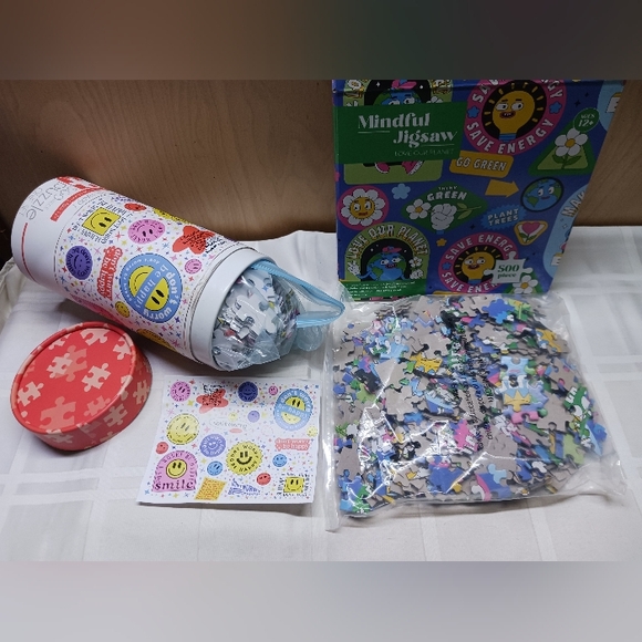 Lot of 2 Puzzles/ Save the Planet & Don't Worry Be Happy 500pcs each - Picture 6 of 6